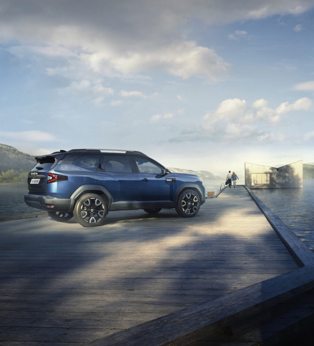 Dacia Bigster sur une route