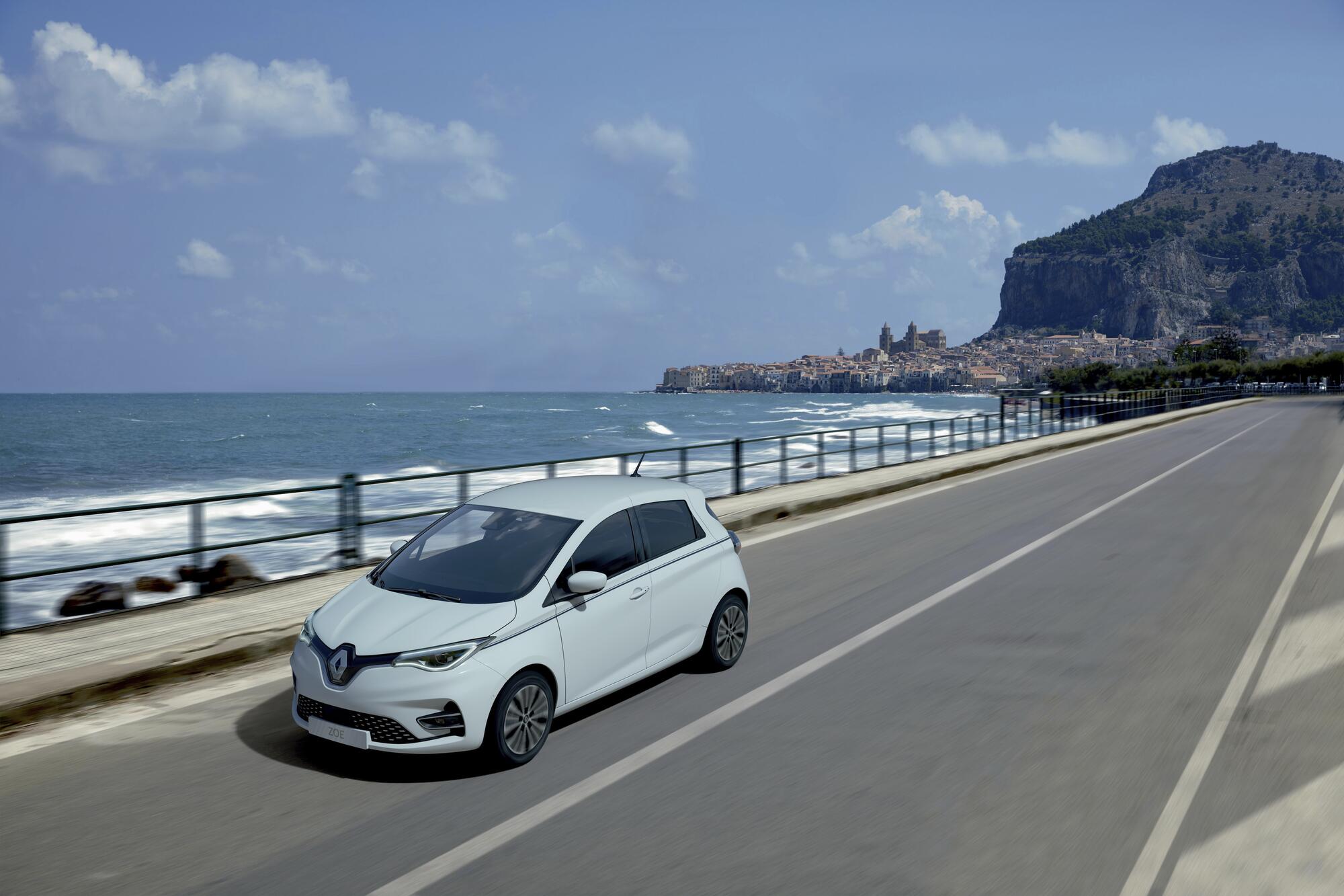Renault zoe en bord de mer